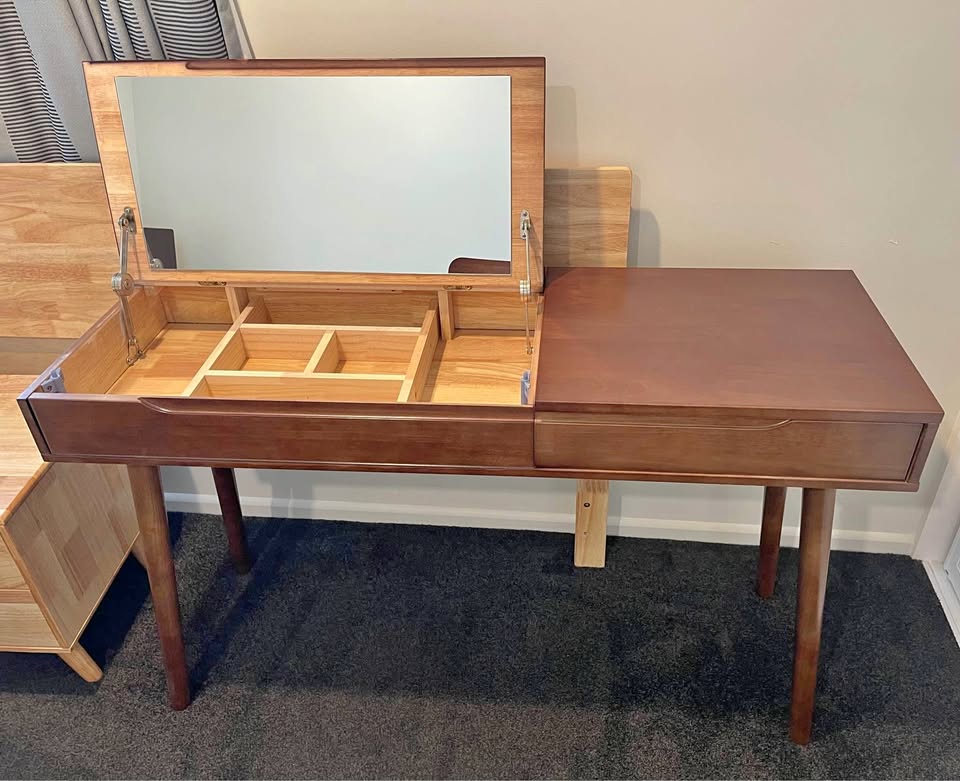 Dressing Table with Mirror and Storage for Make Up
