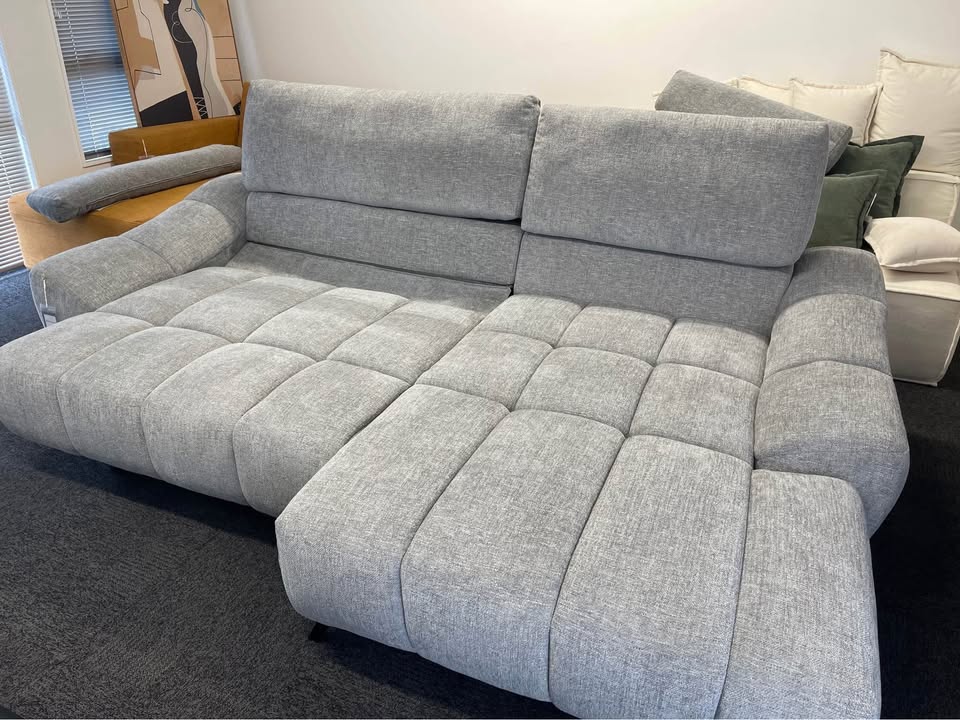 Sofa with Chaise GB473